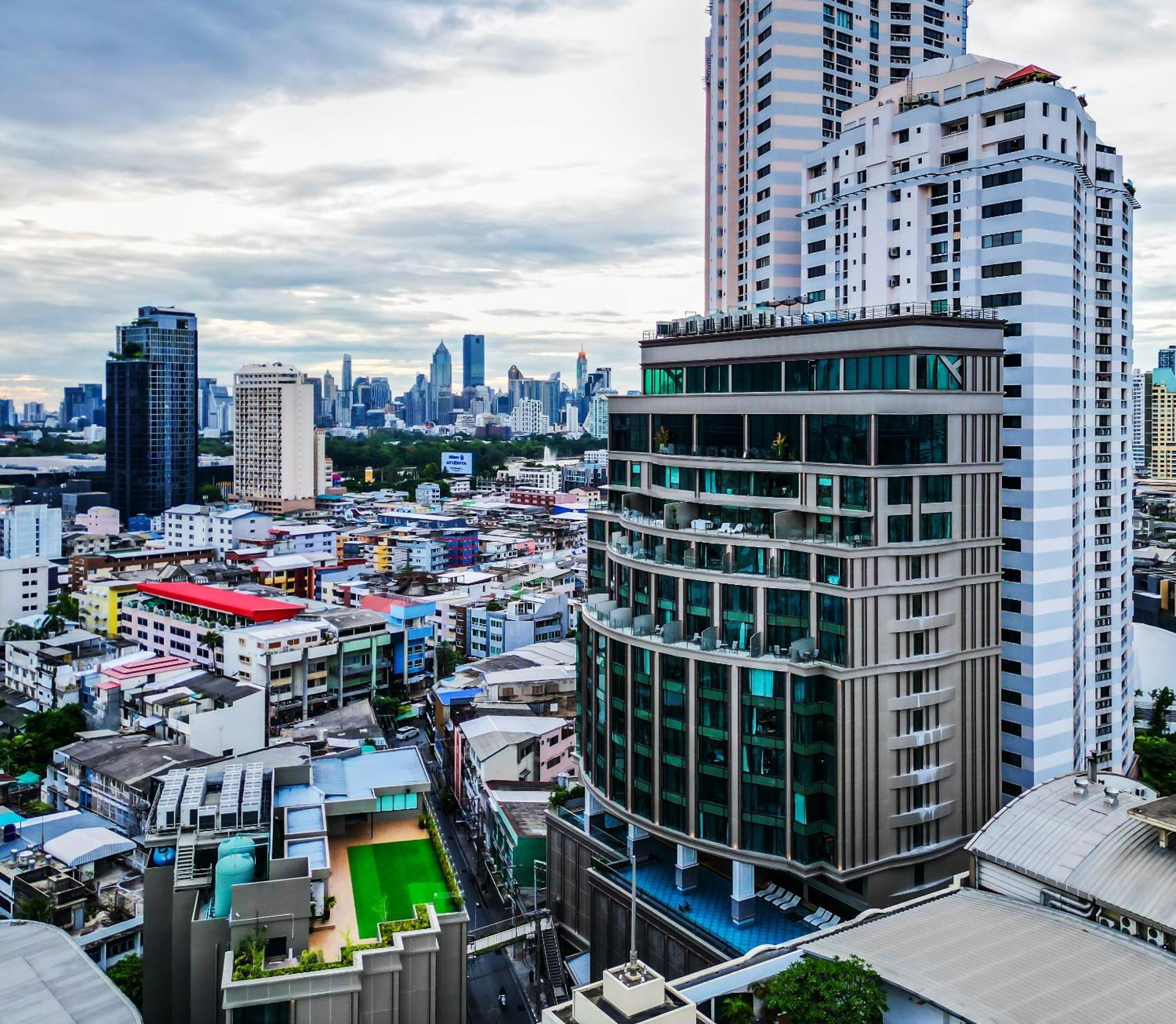 Valia Hotel Bangkok Luaran gambar